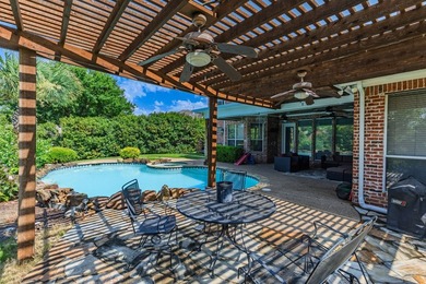 Charming 4-bed, 3-bath home in the heart of Rowlett! Nestled in - photo 5