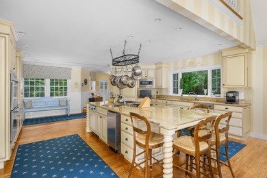 Welcome to an exquisite 2 acre waterfront estate, complete with - photo 9