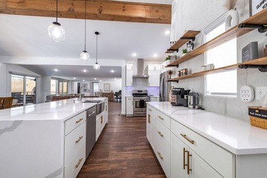 Truly one-of-a-kind lakefront luxury in the heart of downtown - photo 9