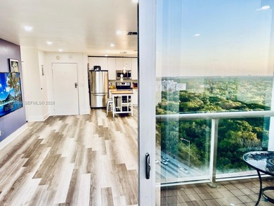 Fully Renovated 2BR/2BA Penthouse with Private AC & Panoramic