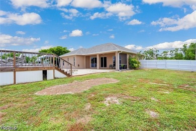 Solidly built 1998 concrete-block home on a rare three-lot - photo 30