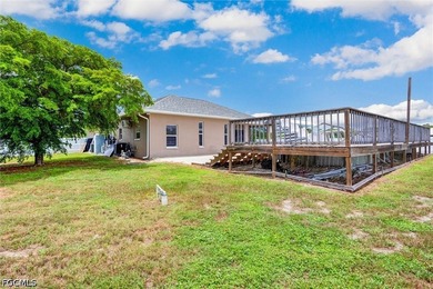 Solidly built 1998 concrete-block home on a rare three-lot - photo 32