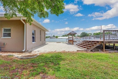 Solidly built 1998 concrete-block home on a rare three-lot - photo 33