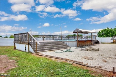 Solidly built 1998 concrete-block home on a rare three-lot - photo 35