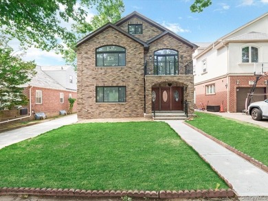 Welcome to 147-29 70th Avenue, ideally situated in the heart of - photo 1