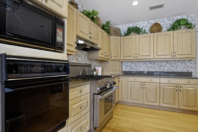 If you desire a home with charm, elegance and spacious rooms - photo 14