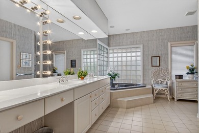 If you desire a home with charm, elegance and spacious rooms - photo 24