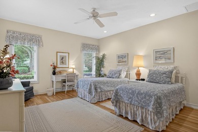 If you desire a home with charm, elegance and spacious rooms - photo 27