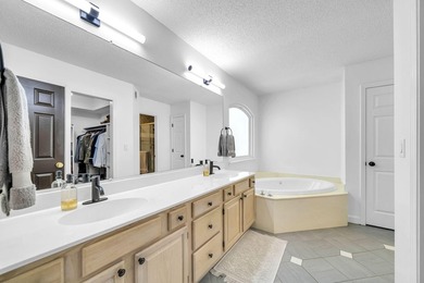 $ 19,100 PRICE IMPROVEMENT ! BREATHTAKING, POOL home tucked in a - photo 34