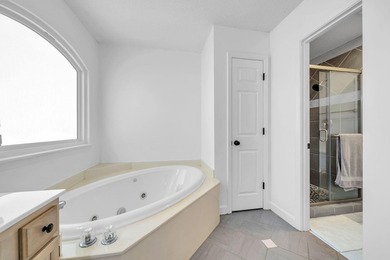 $ 19,100 PRICE IMPROVEMENT ! BREATHTAKING, POOL home tucked in a - photo 35