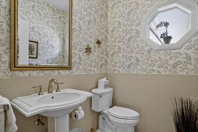 If you desire a home with charm, elegance and spacious rooms - photo 35