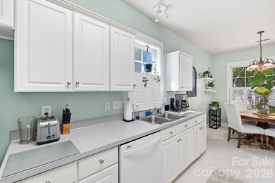 Prime Birkdale Village Location - 3BR/2BA Move-In Ready! Welcome - photo 8