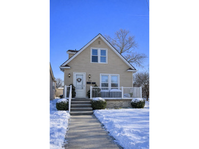 Detroit River Home For Sale in Wyandotte Michigan