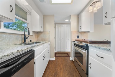 Lake Hamilton Condo with view and access. Start your mornings - photo 6