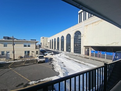 Pool-facing, fully renovated studio at Seashore Club - photo 3