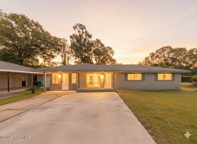 Vermilion River - Lafayette Parrish Townhome/Townhouse For Sale in Lafayette Louisiana