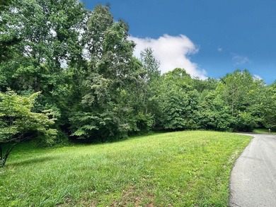 MOTIVATED SELLER! Peaceful Lake Community Living! Looking for a - photo 4