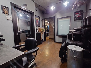 Rare opportunity to acquire a highly regarded, fully operational - photo 17