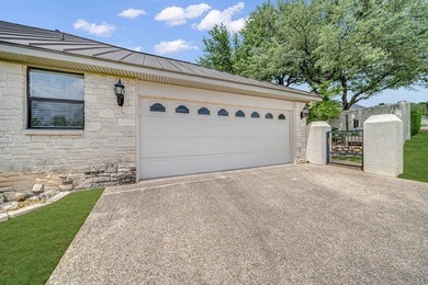 Welcome to this beautifully maintained 3-bed, 2.5-bath home in