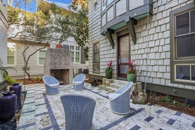 21 Blackwater Street presents a rare opportunity to own one of - photo 3
