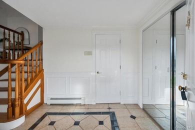 Charming Split-Level Gem in South Wantagh tucked away on a quiet - photo 5