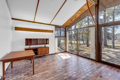 Searching for a real Caroll Ishee home on the beautiful