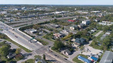 5,494 SF Office Building located on Bloomington's West-Side