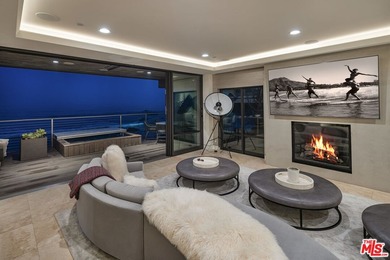 Set at the end of a private cul-de-sac on an ultra-exclusive - photo 24
