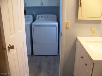 REDUCED $12,000!!! This is a very LARGE home with a great - photo 32
