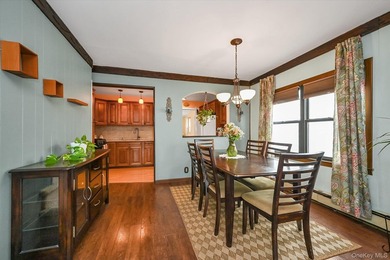 Bright, Sun-Filled Semi-Detached Colonial in Prime Northwest - photo 6