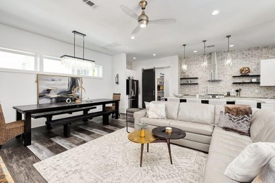 NO HOA - Built to Last - Walk to the Beach - Furnished & Rental - photo 10