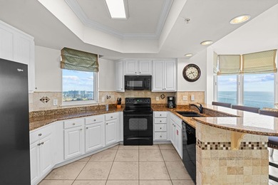 Welcome to coastal luxury at its finest. This stunning - photo 11