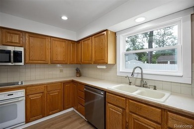 *** We have received multiple offers, H & B due on Tuesday 7/21 - photo 16