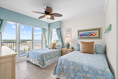 Welcome to coastal luxury at its finest. This stunning - photo 18