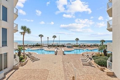 Welcome to coastal luxury at its finest. This stunning - photo 27
