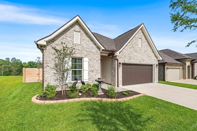 Welcome to 101 Hydrangea Boulevard, a beautifully designed - photo 1