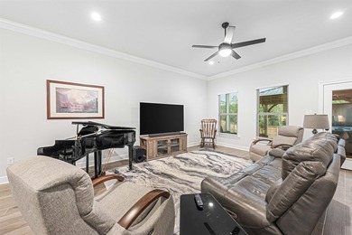 Welcome to 101 Hydrangea Boulevard, a beautifully designed - photo 4