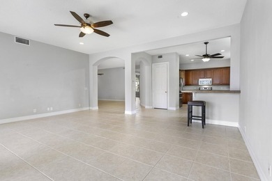THIS FIRST FLOOR SPACIOUS LOW-MAINTENANCE COACH HOME FEATURES - photo 7