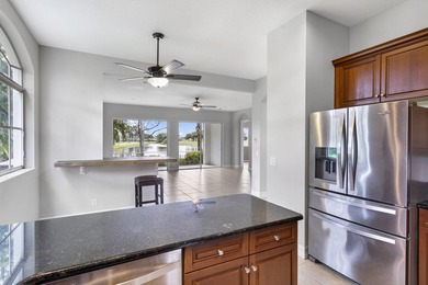 THIS FIRST FLOOR SPACIOUS LOW-MAINTENANCE COACH HOME FEATURES - photo 8