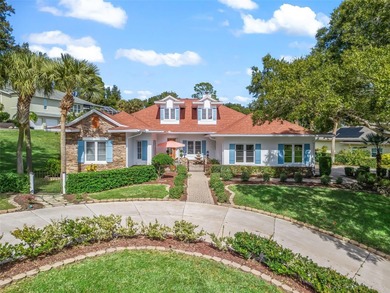 Lake Griffin Home For Sale in Lady Lake Florida