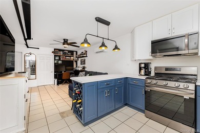 Charming Throggs Neck Multi-Generational Home - Endless - photo 12