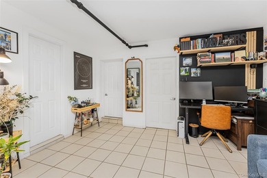 Charming Throggs Neck Multi-Generational Home - Endless - photo 13