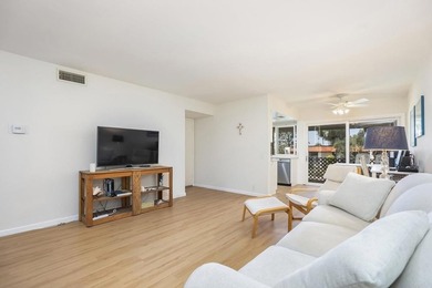 BEAUTIFULLY REMODELED 1 BEDROOM, 1 BATH UPSTAIRS UNIT WITH A - photo 3