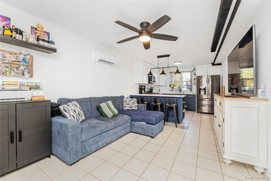Charming Throggs Neck Multi-Generational Home - Endless - photo 14
