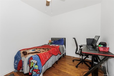 Charming Throggs Neck Multi-Generational Home - Endless - photo 17