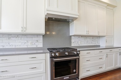 Elegant Custom Home nestled on a beautifully landscaped one-acre - photo 11