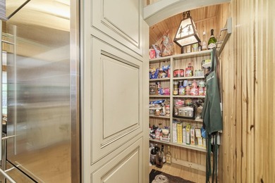 One of the special ones. Incredible charm, sought after private - photo 24