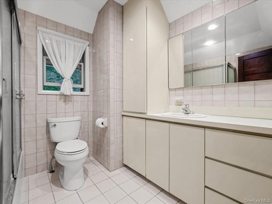 Classic Century-Old English Tudor | Coveted Beacon Hill Location - photo 25