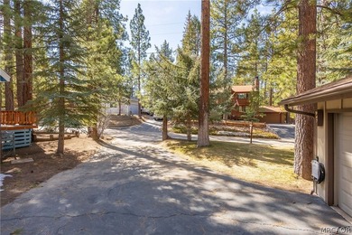 Nestled in a nature lover's paradise on a quiet street in - photo 34