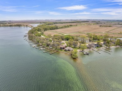Come check out your sweet Big Spirit Lake getaway! This home is - photo 35